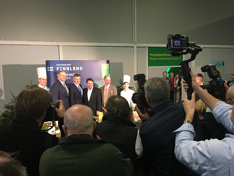 pressikuvausnetti.jpg pressikuvausnetti.jpg